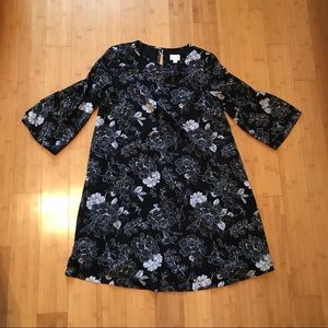 Cute maternity dress